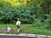 10 Dal parcheggio soprastante la nuova variante prendiamo il sentiero per la 'Palestra di roccia'  (andrebbe segnalato)